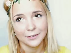 Blonde stupide baisé ...