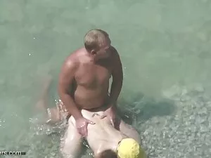 Énormes seins milf x ...