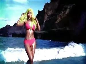 Petite Blonde Fit Co ...